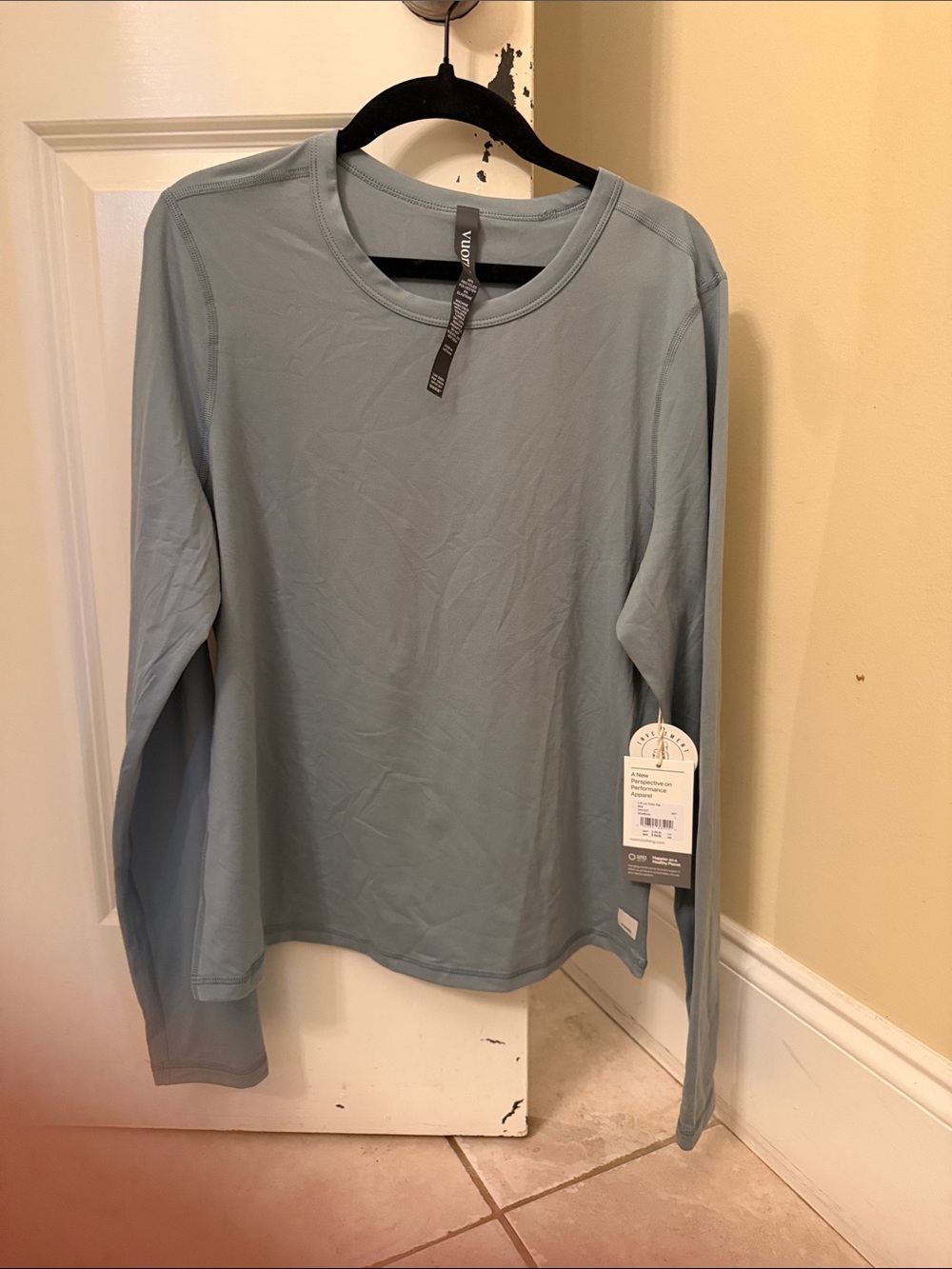 Vuori green/ gray long  Sleeve Lux Crew Tee